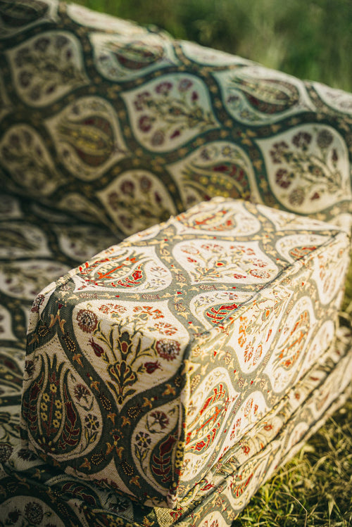 Sultan's Tulip Floor Cushion Set