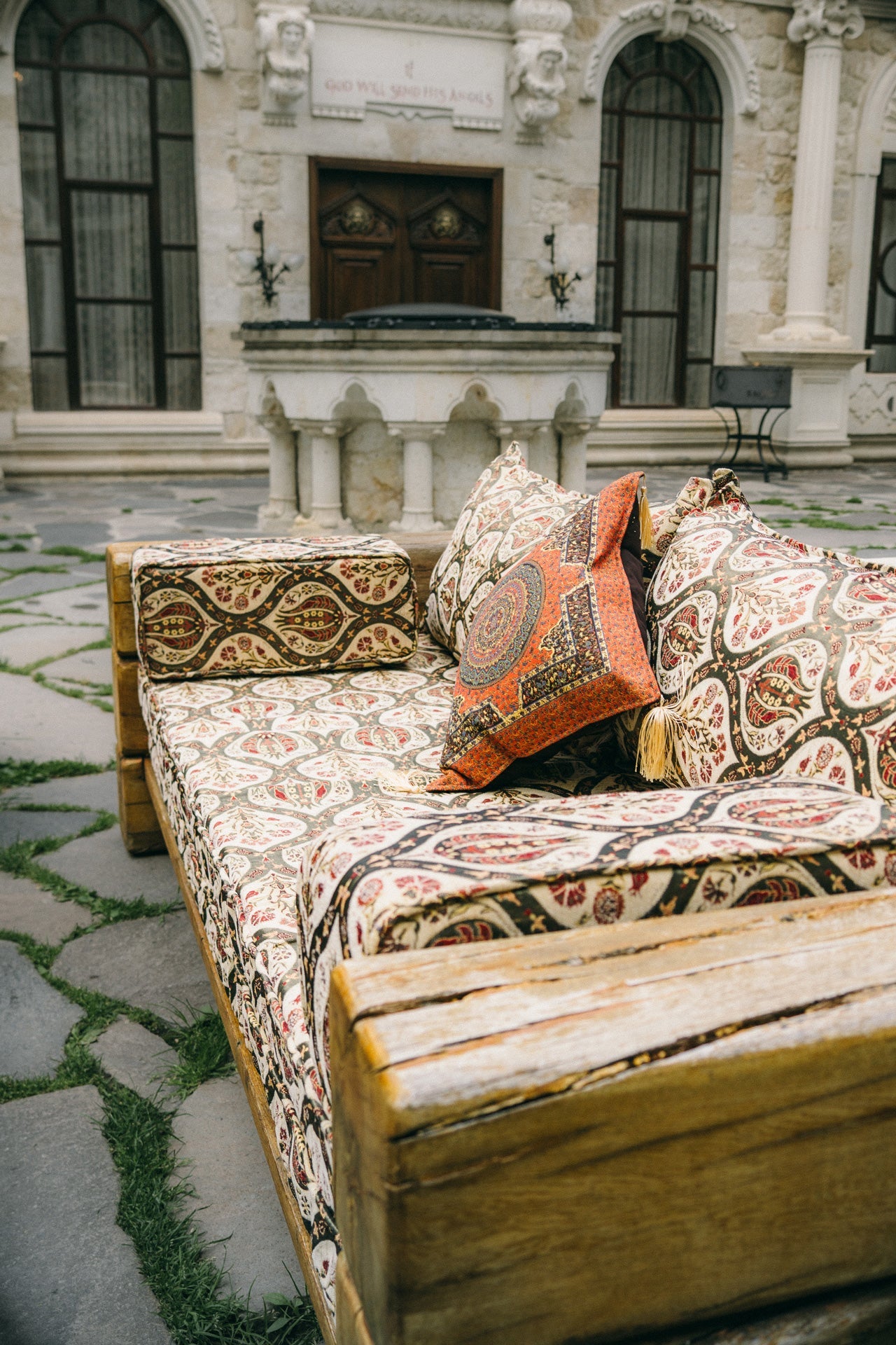 Sultan's Tulip Floor Cushion Set